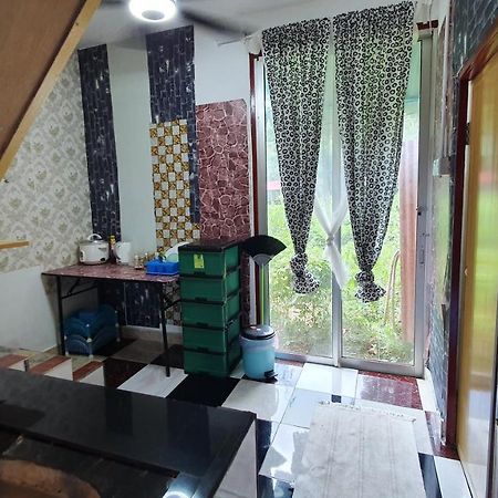 Chalet Kampong Semawar Kuala Kangsar Exterior foto
