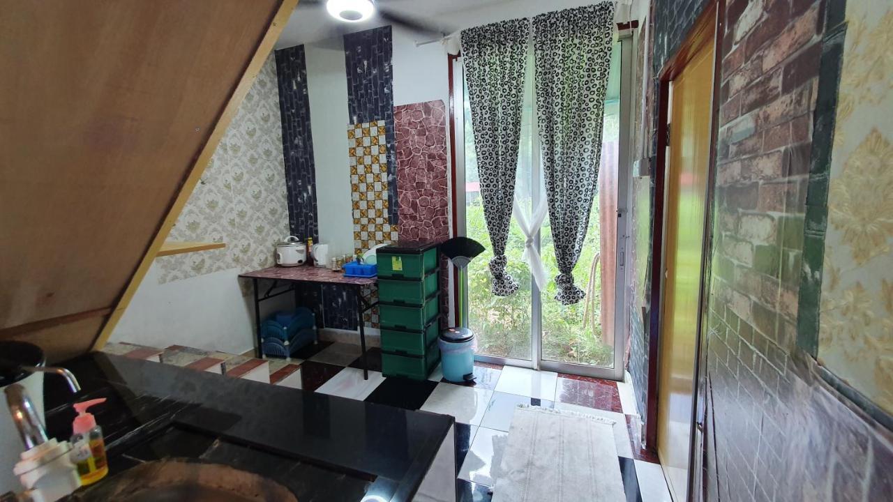 Chalet Kampong Semawar Kuala Kangsar Exterior foto
