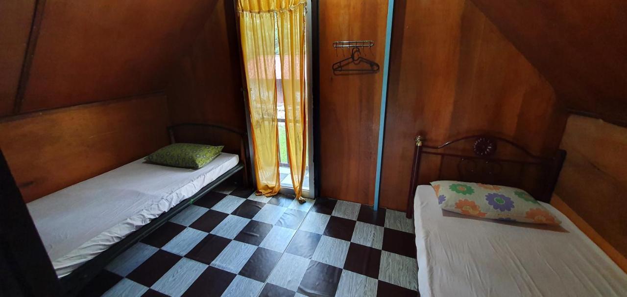 Chalet Kampong Semawar Kuala Kangsar Exterior foto