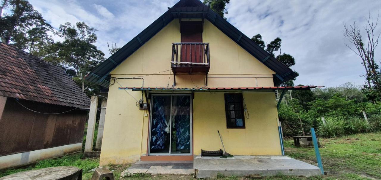 Chalet Kampong Semawar Kuala Kangsar Exterior foto