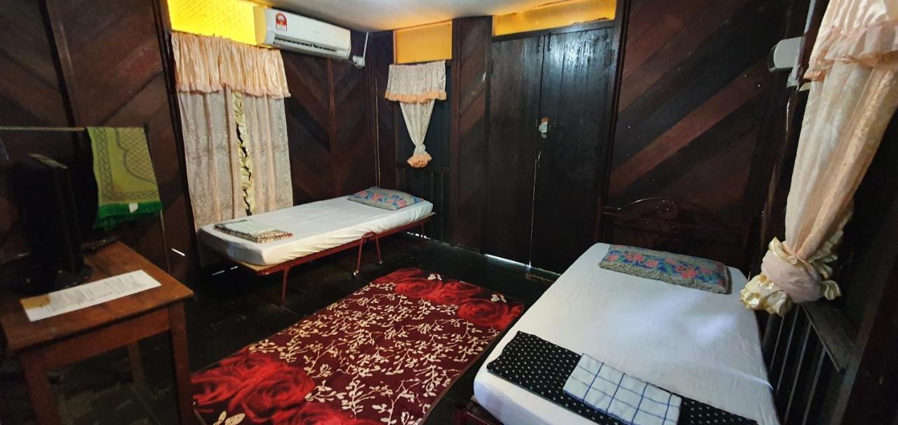 Chalet Kampong Semawar Kuala Kangsar Exterior foto