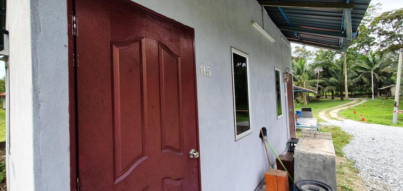 Chalet Kampong Semawar Kuala Kangsar Exterior foto