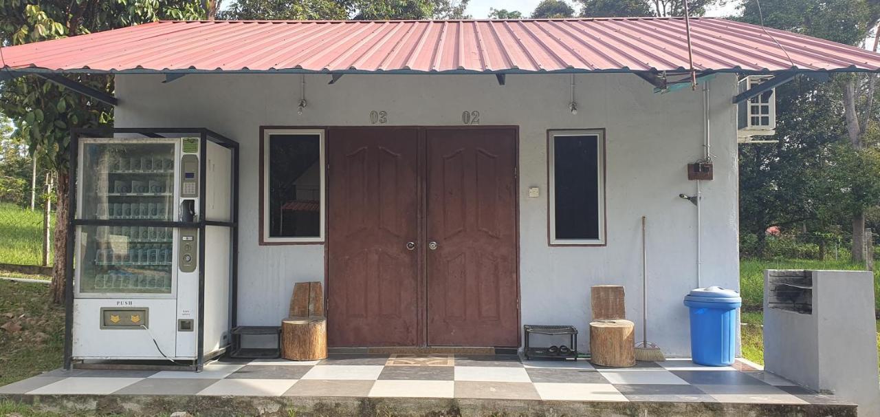 Chalet Kampong Semawar Kuala Kangsar Exterior foto