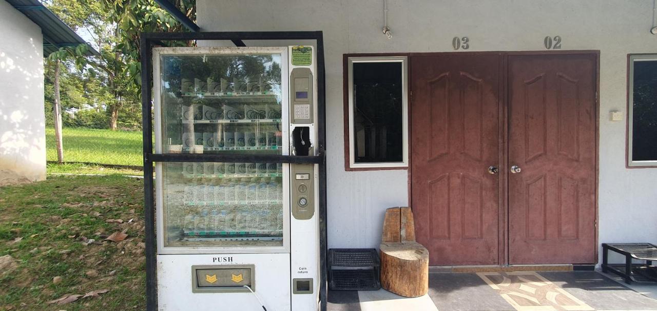 Chalet Kampong Semawar Kuala Kangsar Exterior foto